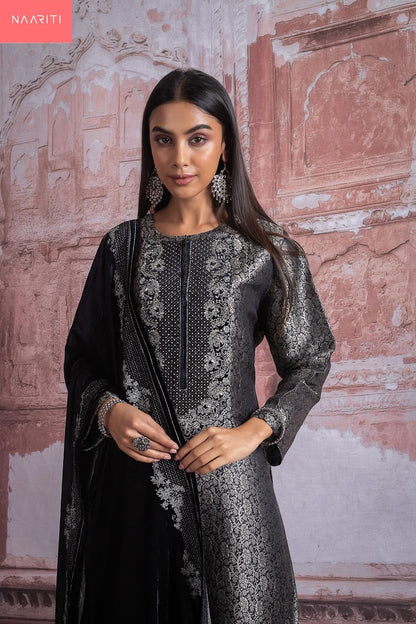 Roor Naariti Pure Silk Velvet Suits Manufacturer Gujarat