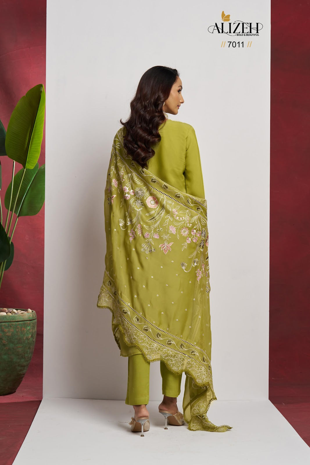 Saadgi 7009-7012 Alizeh Pure Organza Pant Style Suits Manufacturer Gujarat
