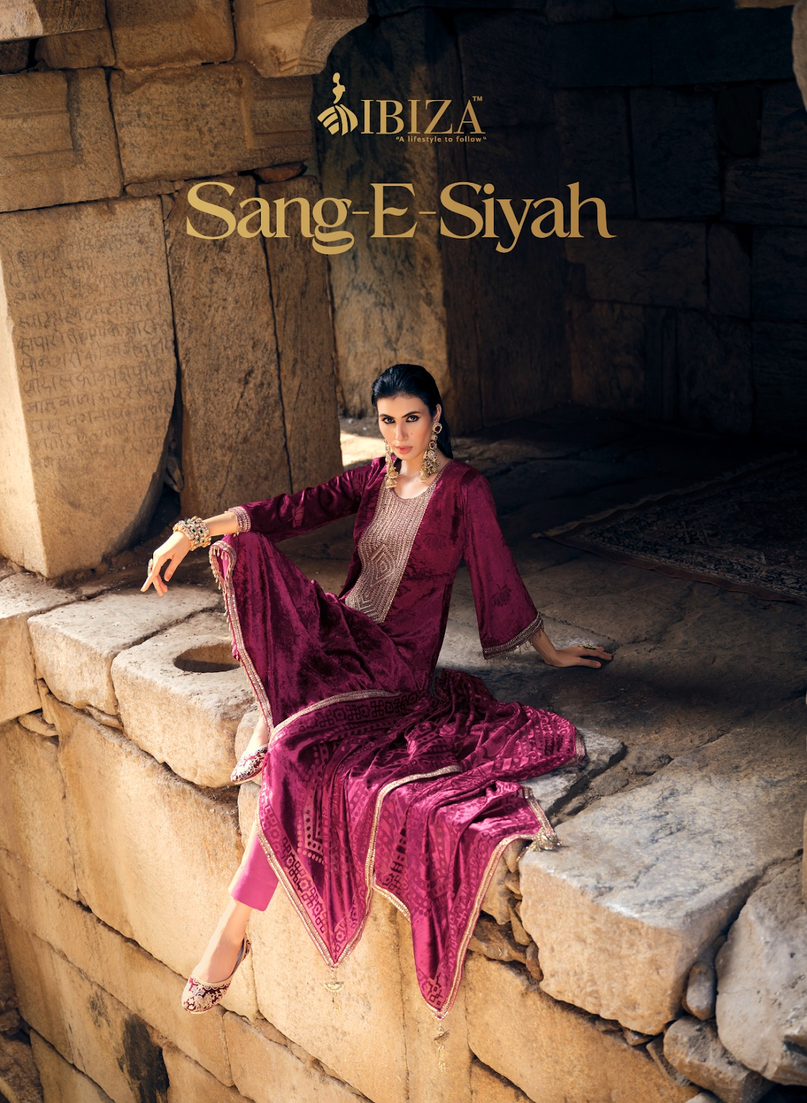 Sang E Siyah Ibiza Velvet Suits Wholesale