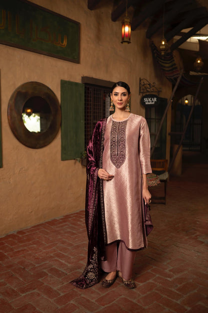 Shauni Naariti Silk Jacquard Velvet Suits Wholesaler Gujarat