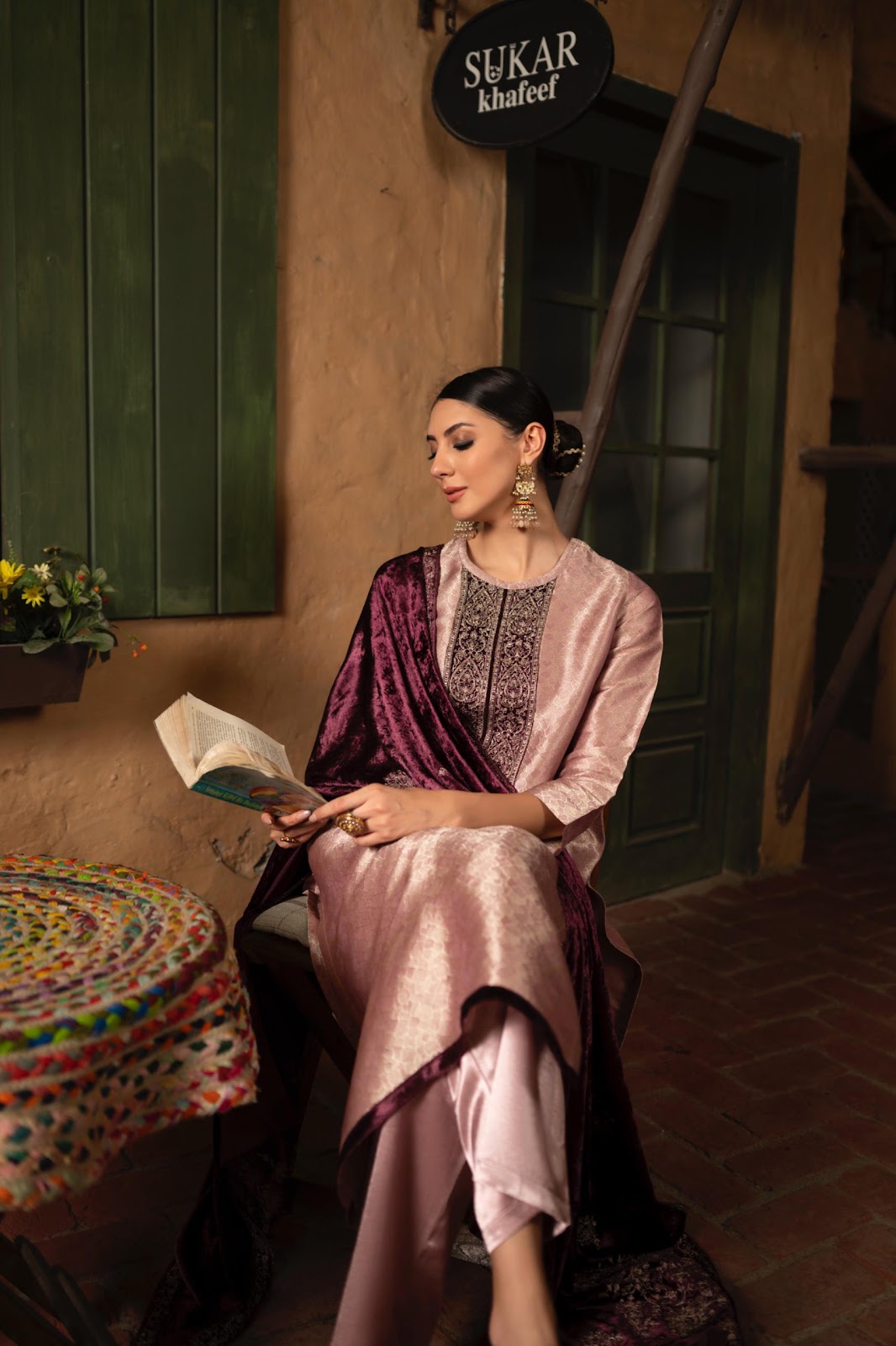 Shauni Naariti Silk Jacquard Velvet Suits Wholesaler Gujarat