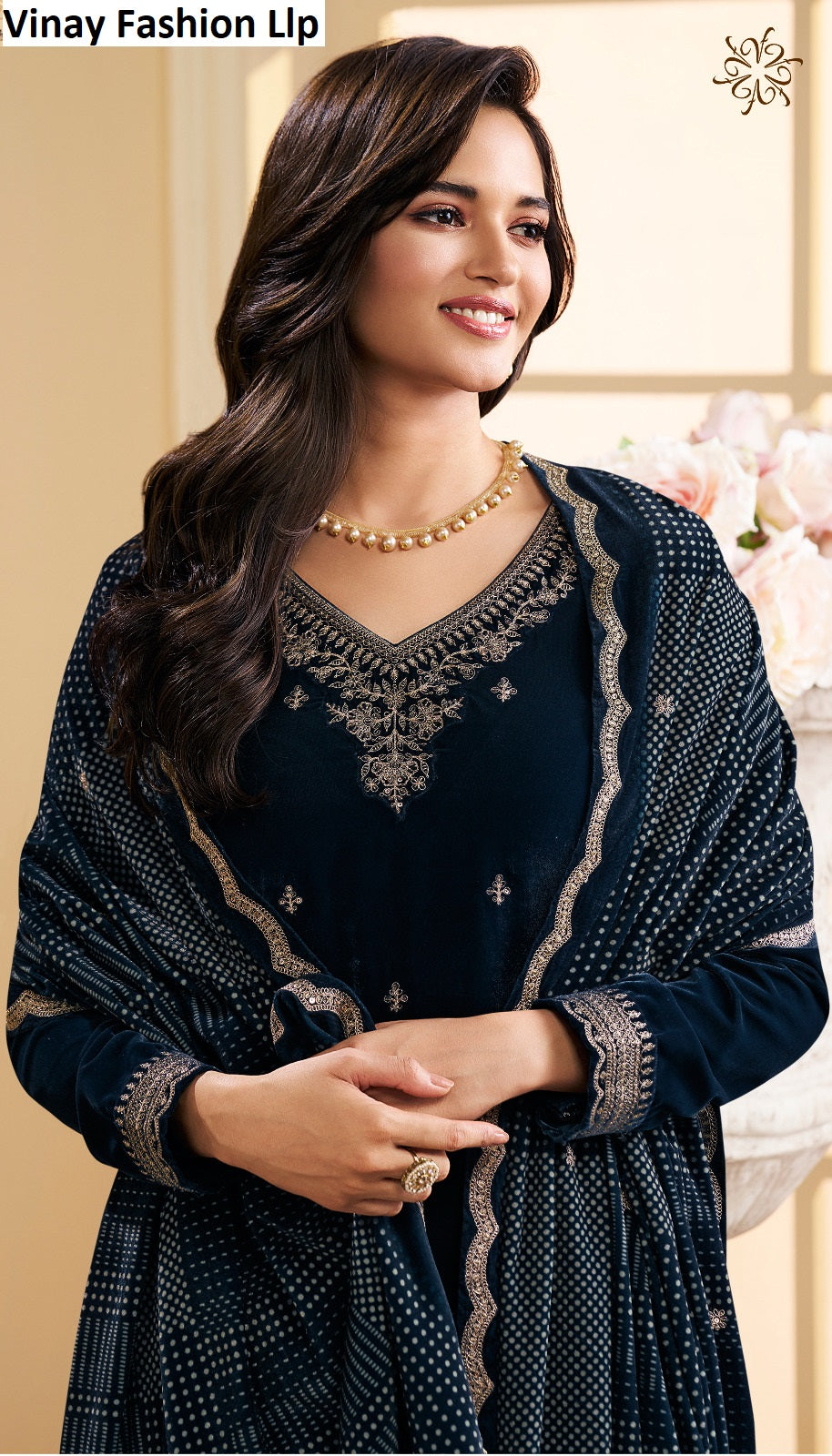 Suri Kuleesh Vinay Fashion Llp Velvet Suits Manufacturer