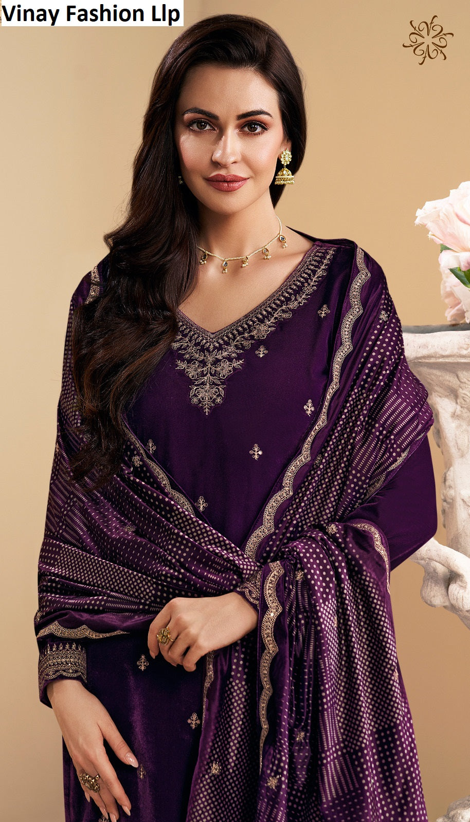 Suri Kuleesh Vinay Fashion Llp Velvet Suits Manufacturer