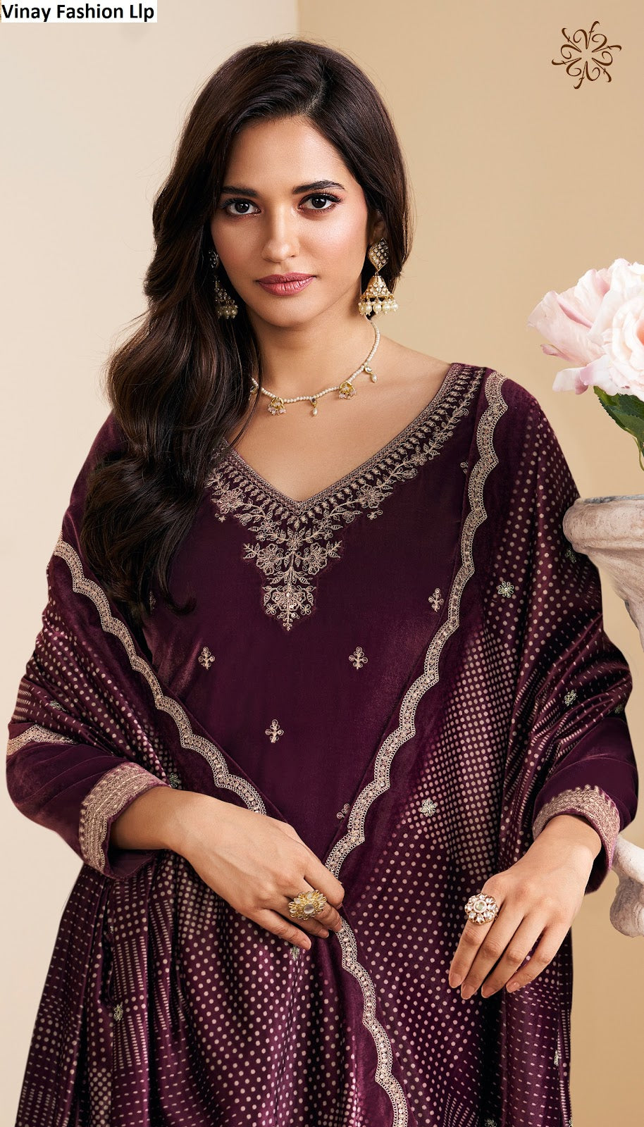Suri Kuleesh Vinay Fashion Llp Velvet Suits Manufacturer