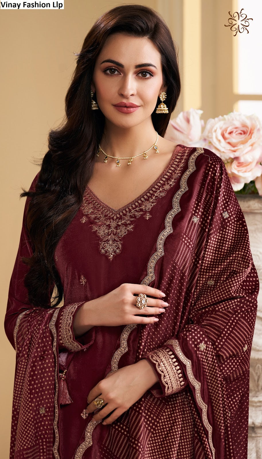 Suri Kuleesh Vinay Fashion Llp Velvet Suits Manufacturer