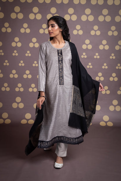 Tasmeer Naariti Velvet Suits Exporter Gujarat