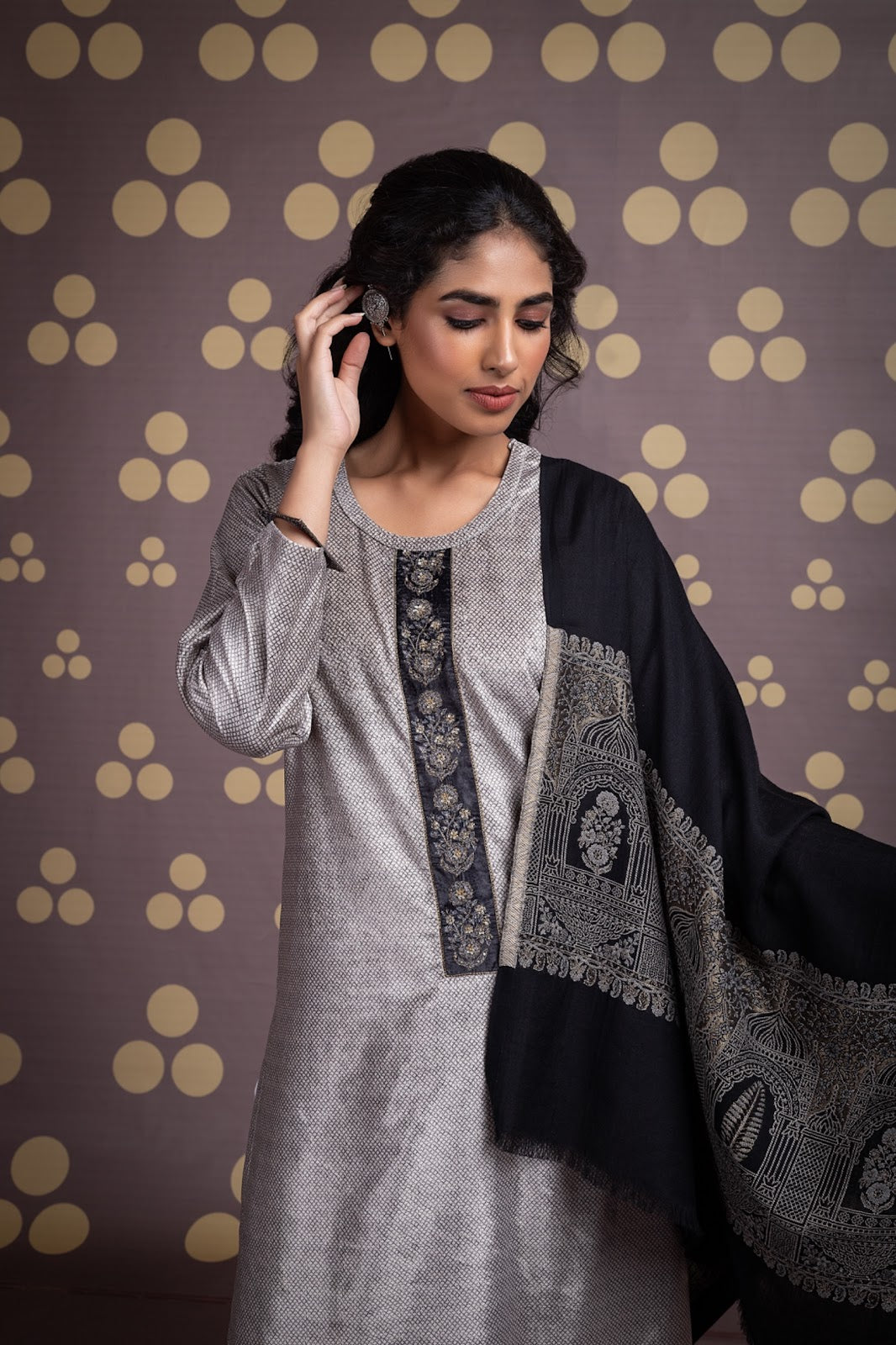 Tasmeer Naariti Velvet Suits Exporter Gujarat