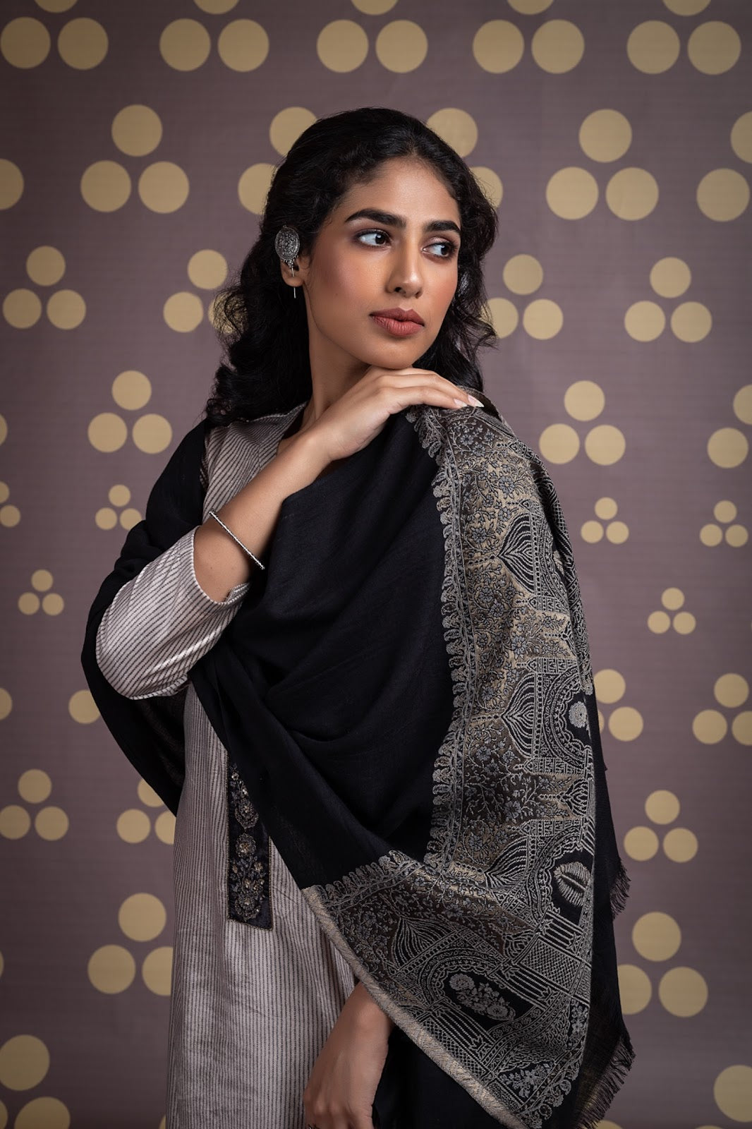 Tasmeer Naariti Velvet Suits Exporter Gujarat