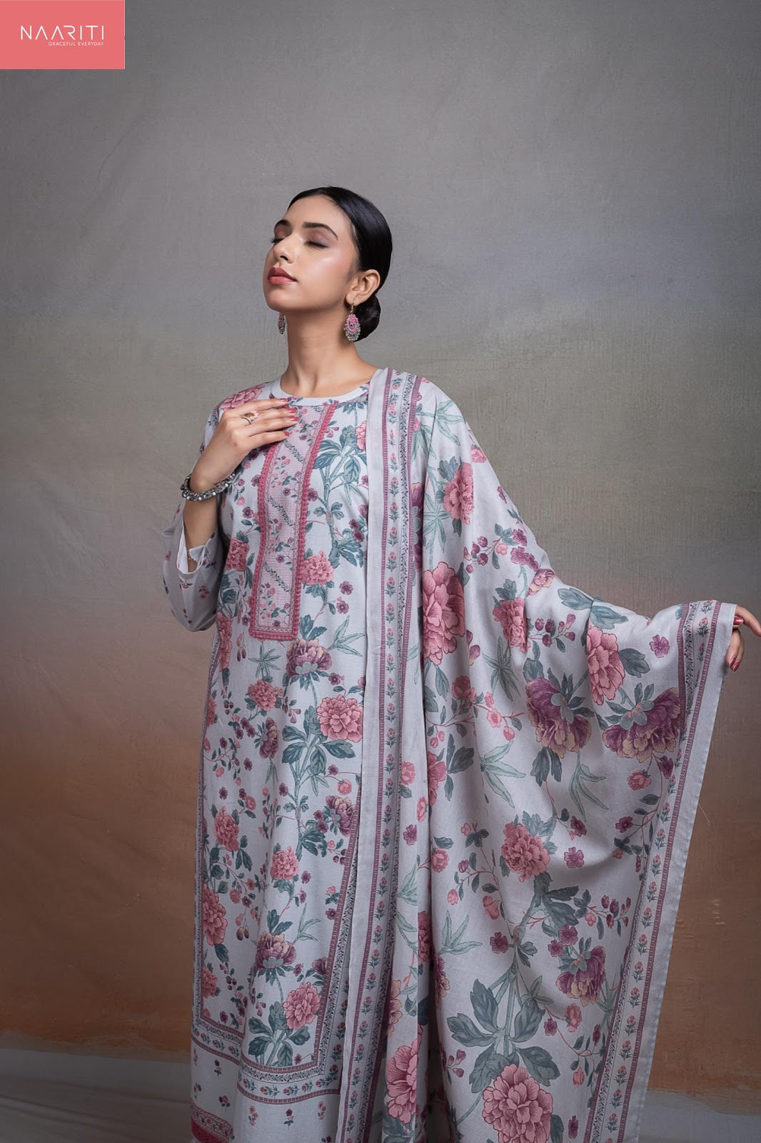 Teeza Naariti Lawn Cotton Pakistani Salwar Suits Supplier Ahmedabad