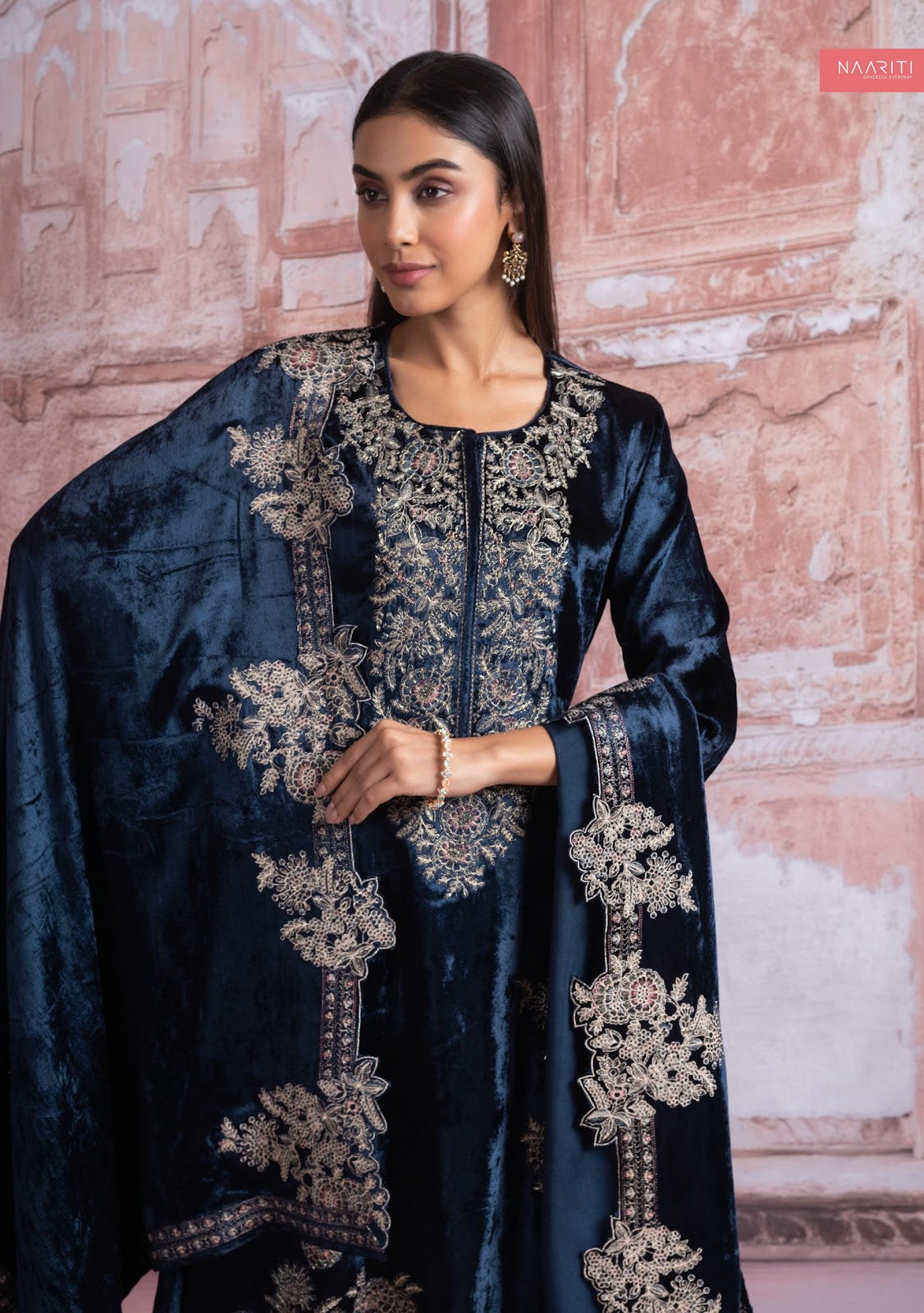 Vaazin Naariti Velvet Suits Wholesale Rate