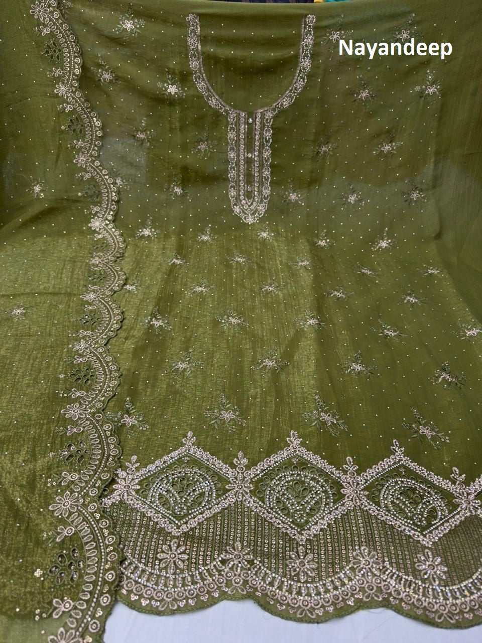 Vishwa Nayandeep Silk Salwar Suits Wholesaler