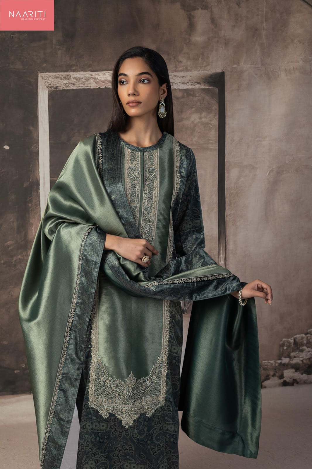Wabi Naariti Velvet Suits Supplier India