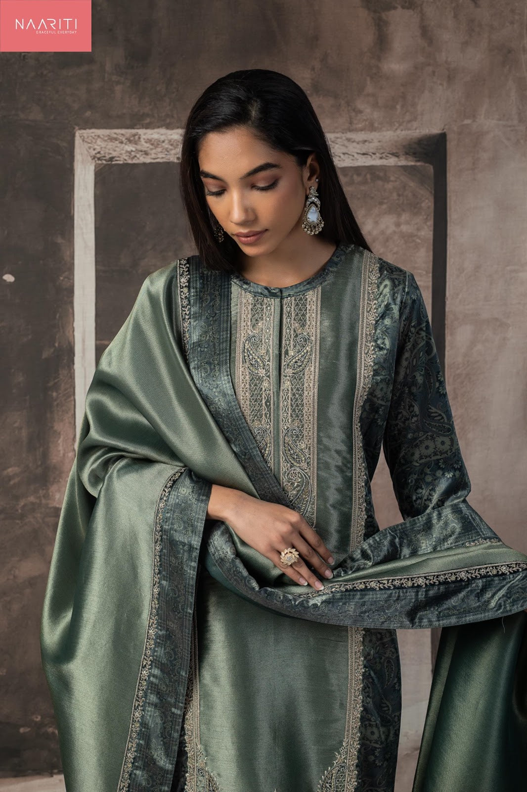 Wabi Naariti Velvet Suits Supplier India