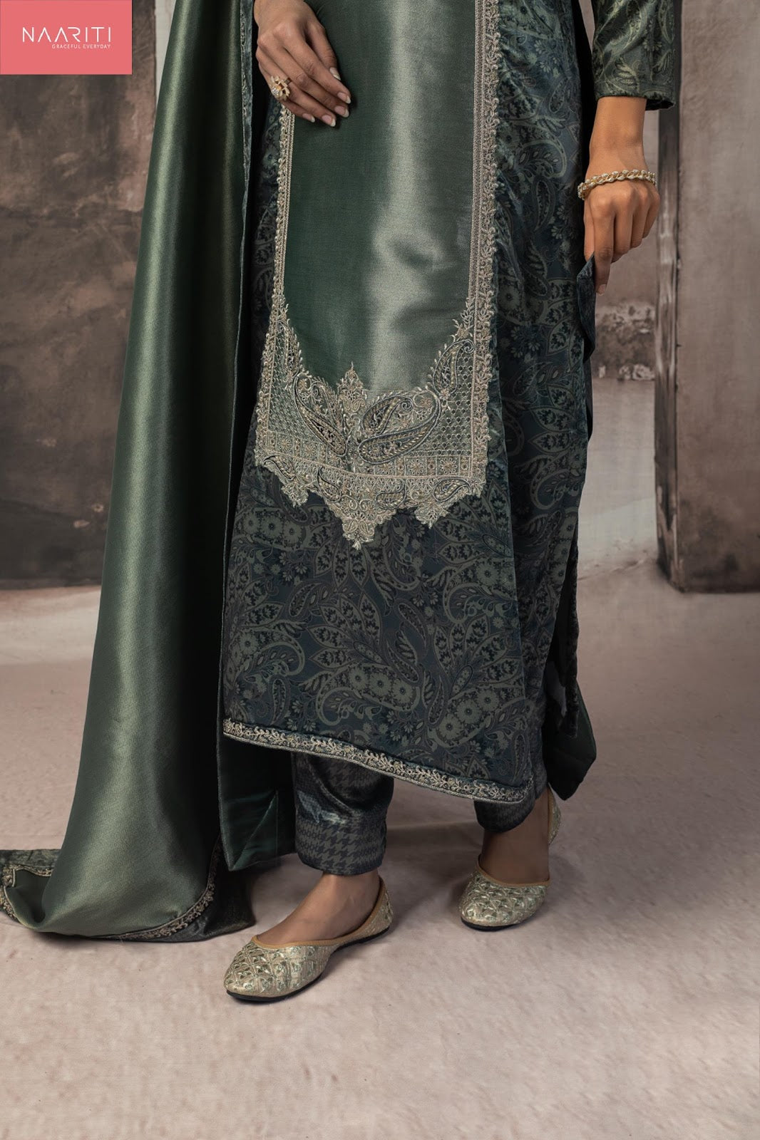 Wabi Naariti Velvet Suits Supplier India