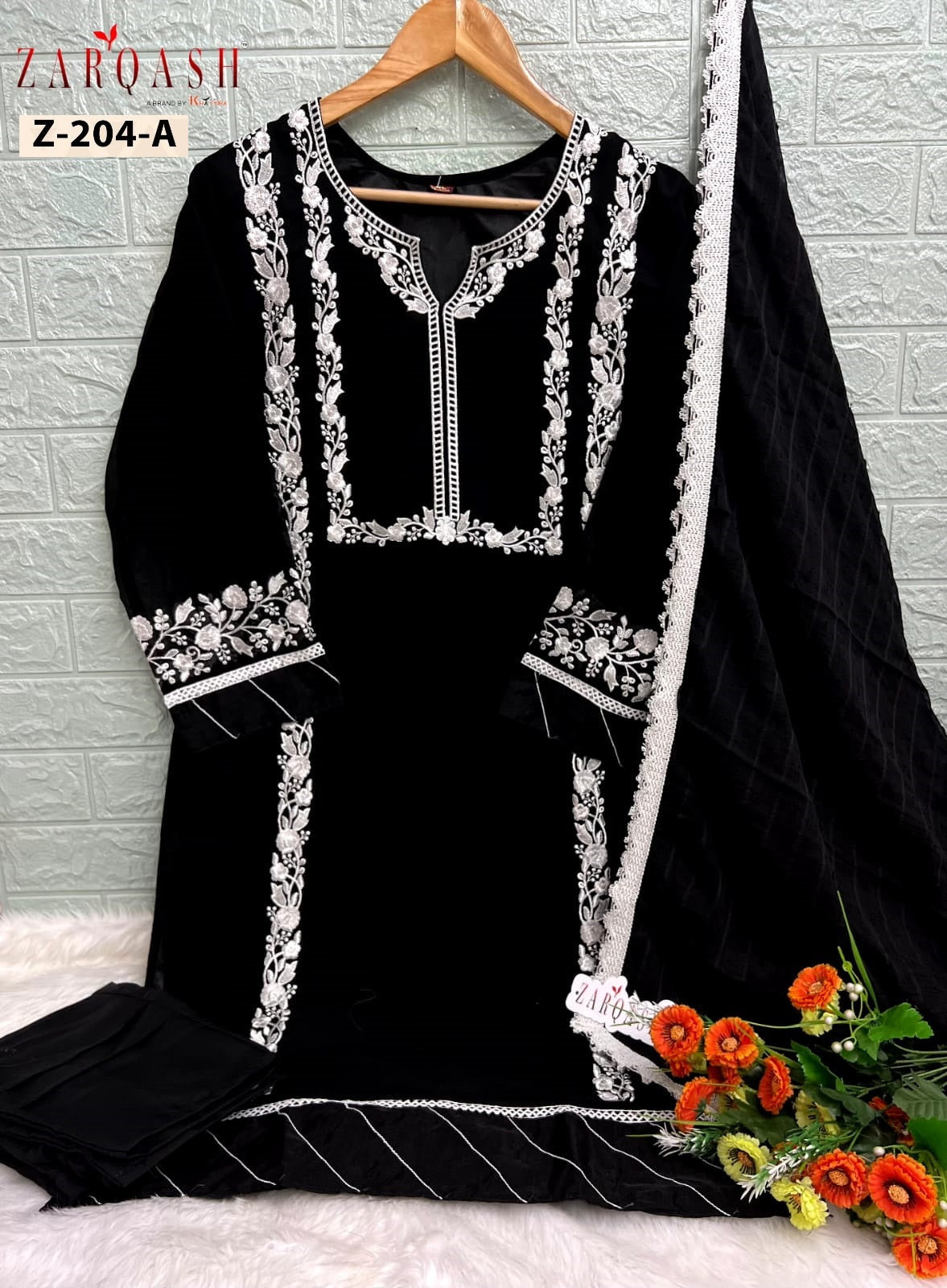 Z-204Ab Zarqash Fox Georgette Pakistani Readymade Suits Exporter India