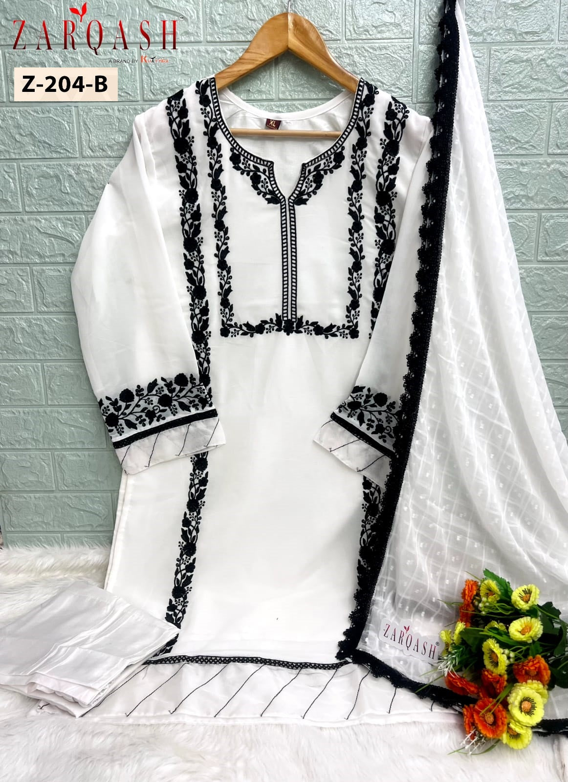 Z-204Ab Zarqash Fox Georgette Pakistani Readymade Suits Exporter India