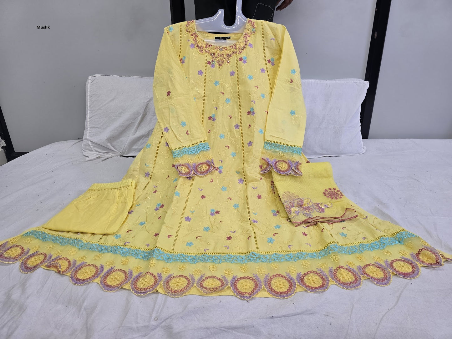 Zahra Cotton Anarkali Mushk Pakistani Readymade Suits Wholesaler Ahmedabad