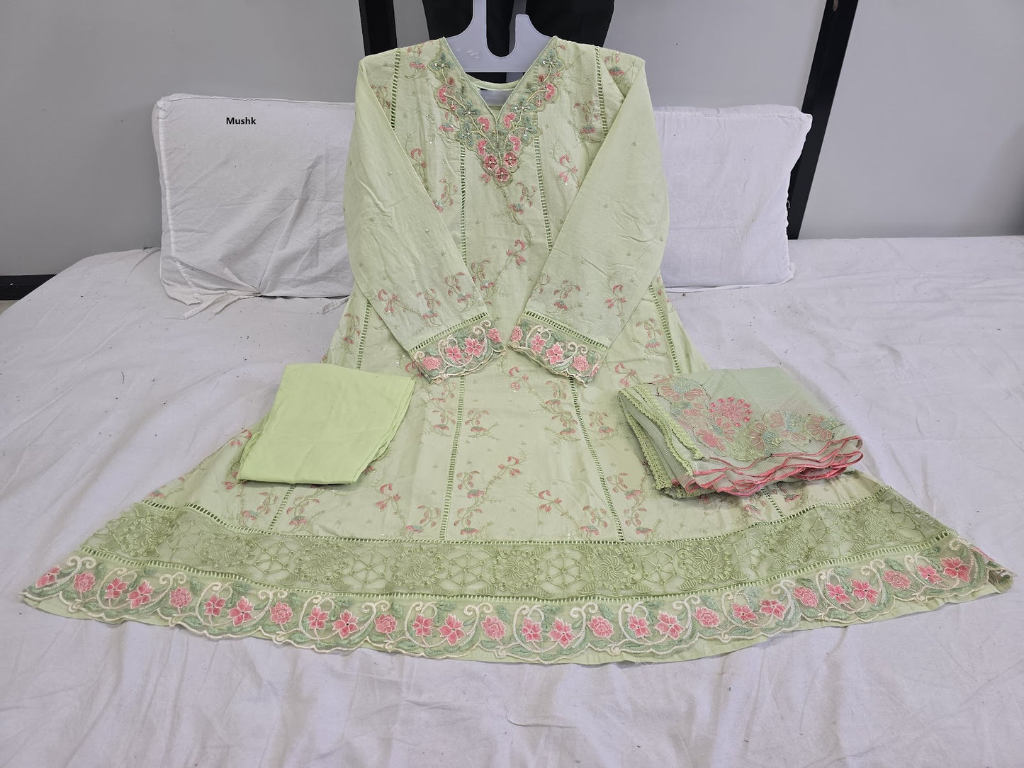 Zahra Cotton Anarkali Mushk Pakistani Readymade Suits Wholesaler Ahmedabad