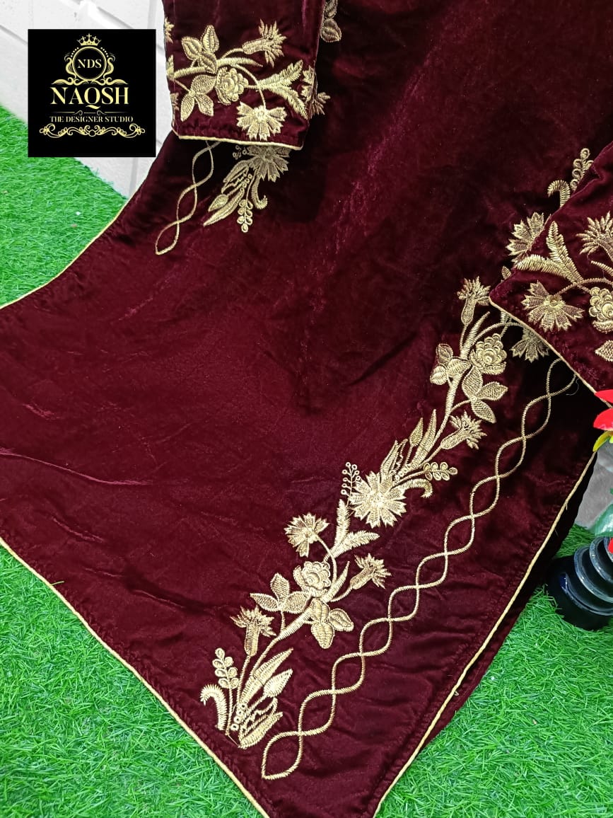 15008 Naqsh Velvet Kurti Pant Set