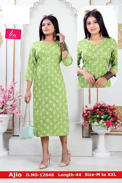 Ajio Zoya Rayon Straight Cut Kurtis