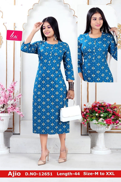 Ajio Zoya Rayon Straight Cut Kurtis