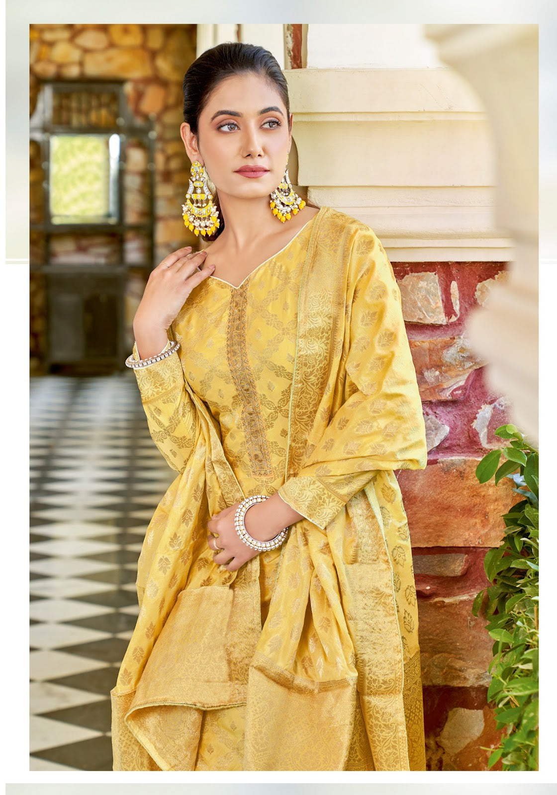 Amrut Alok Jacquard Pant Style Suits