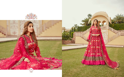 Gajgamini Virasat Dola Jacquard Gown Dupatta Set