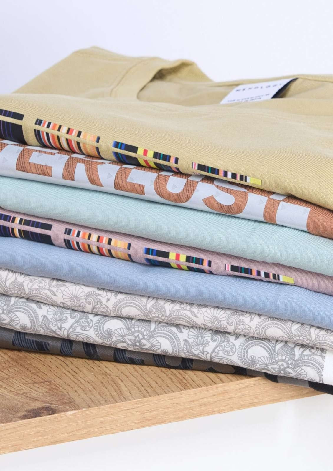 Iho E 28 Menology Mens Tshirts