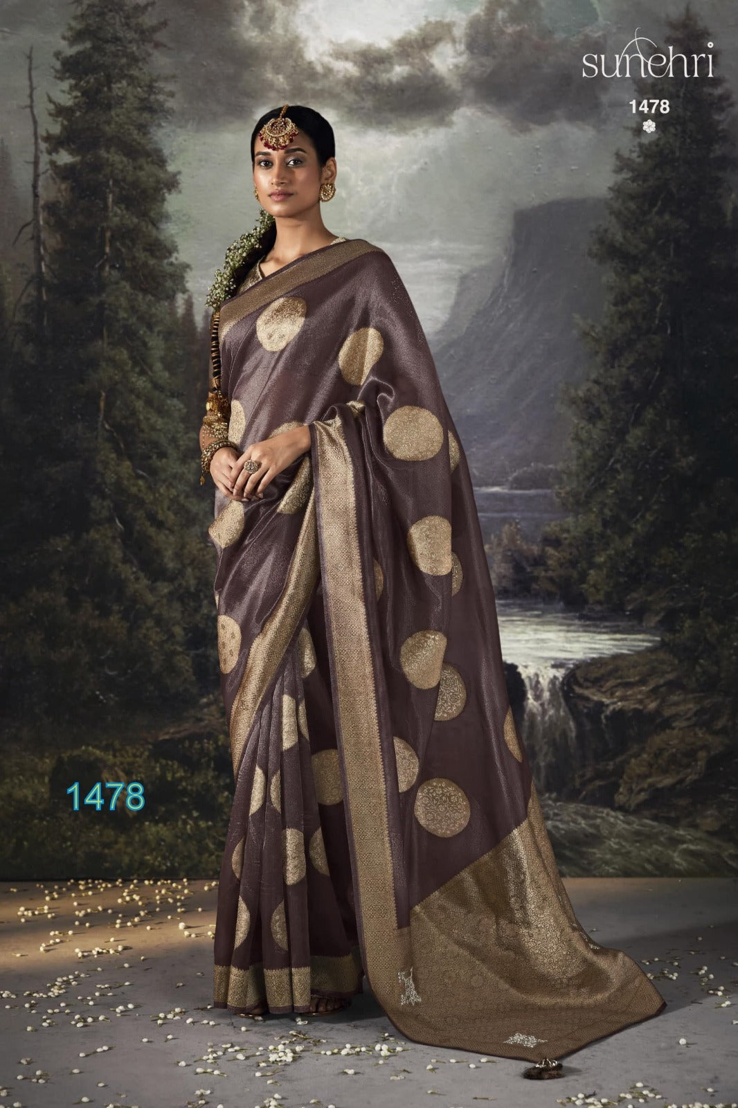 Raatrani Sunehri Organza Sarees