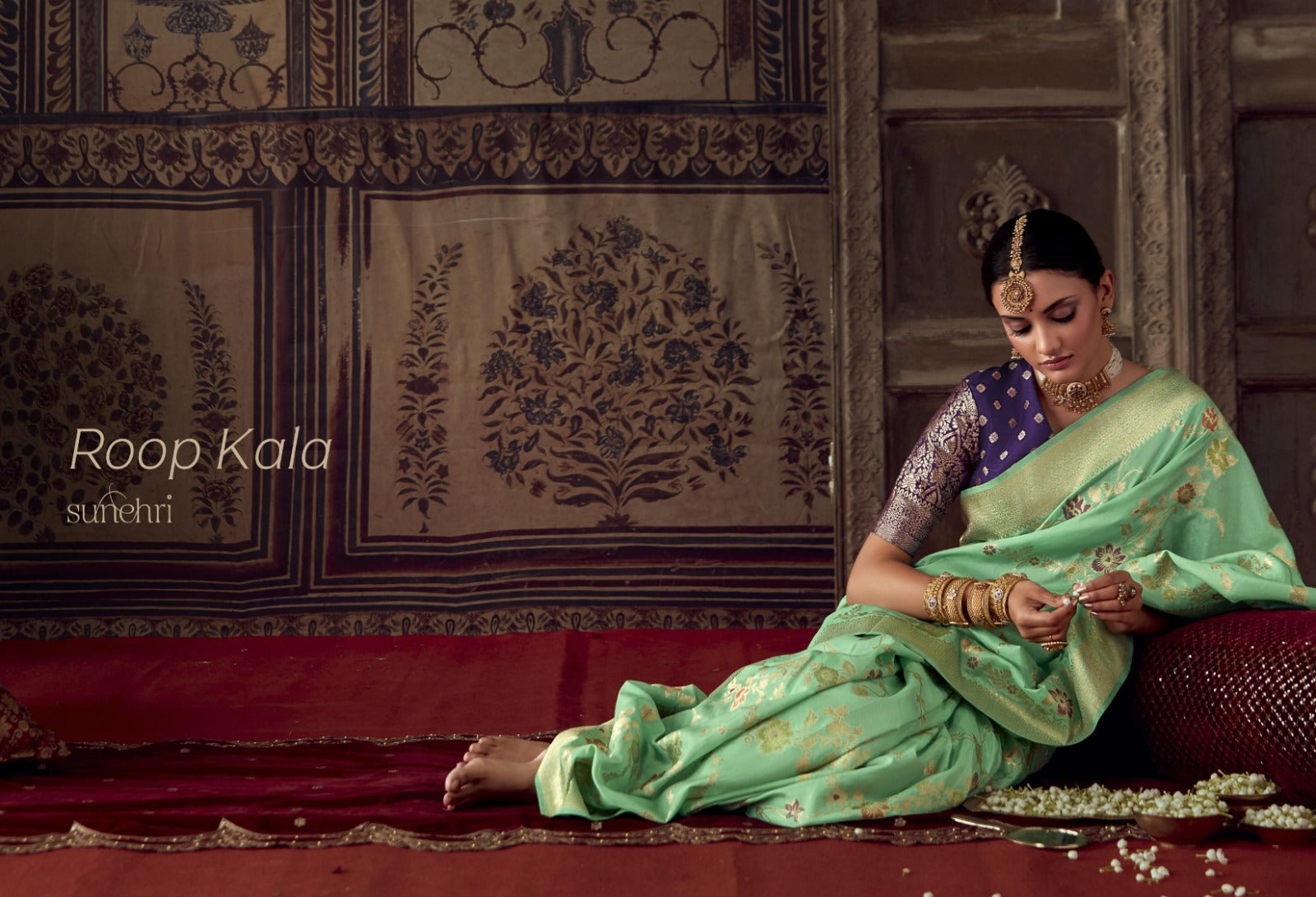 Roop Kala Sunehri Banarasi Sarees