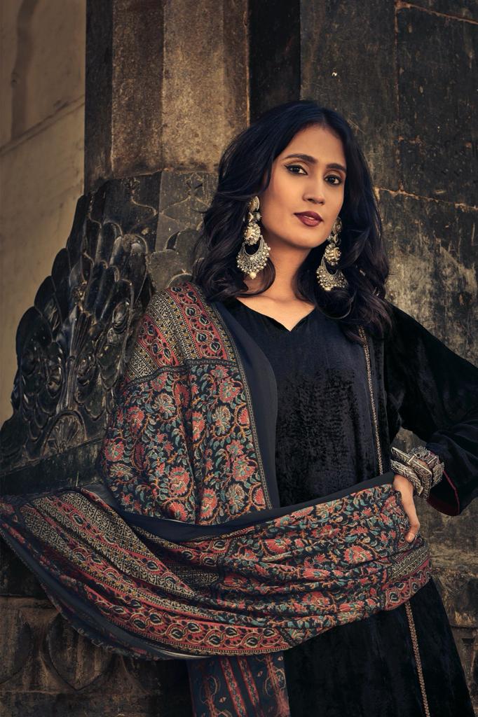 Sajda Aiqa Velvet Suits