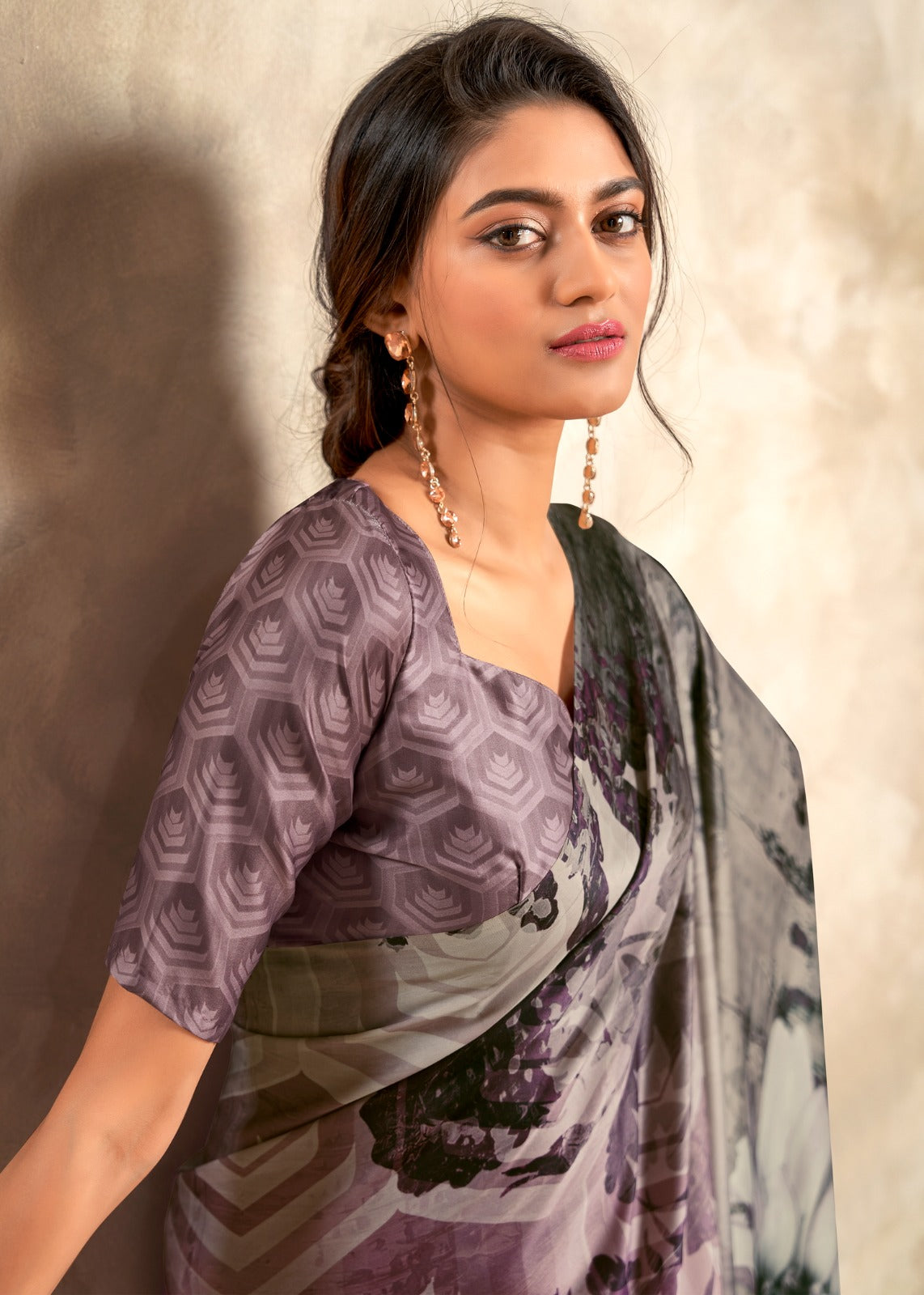 THIS WINTER WEDDING SEASON DESIGNER WEAR BLACK VELVET SAREE WITH CORDI –  Sareevillahub